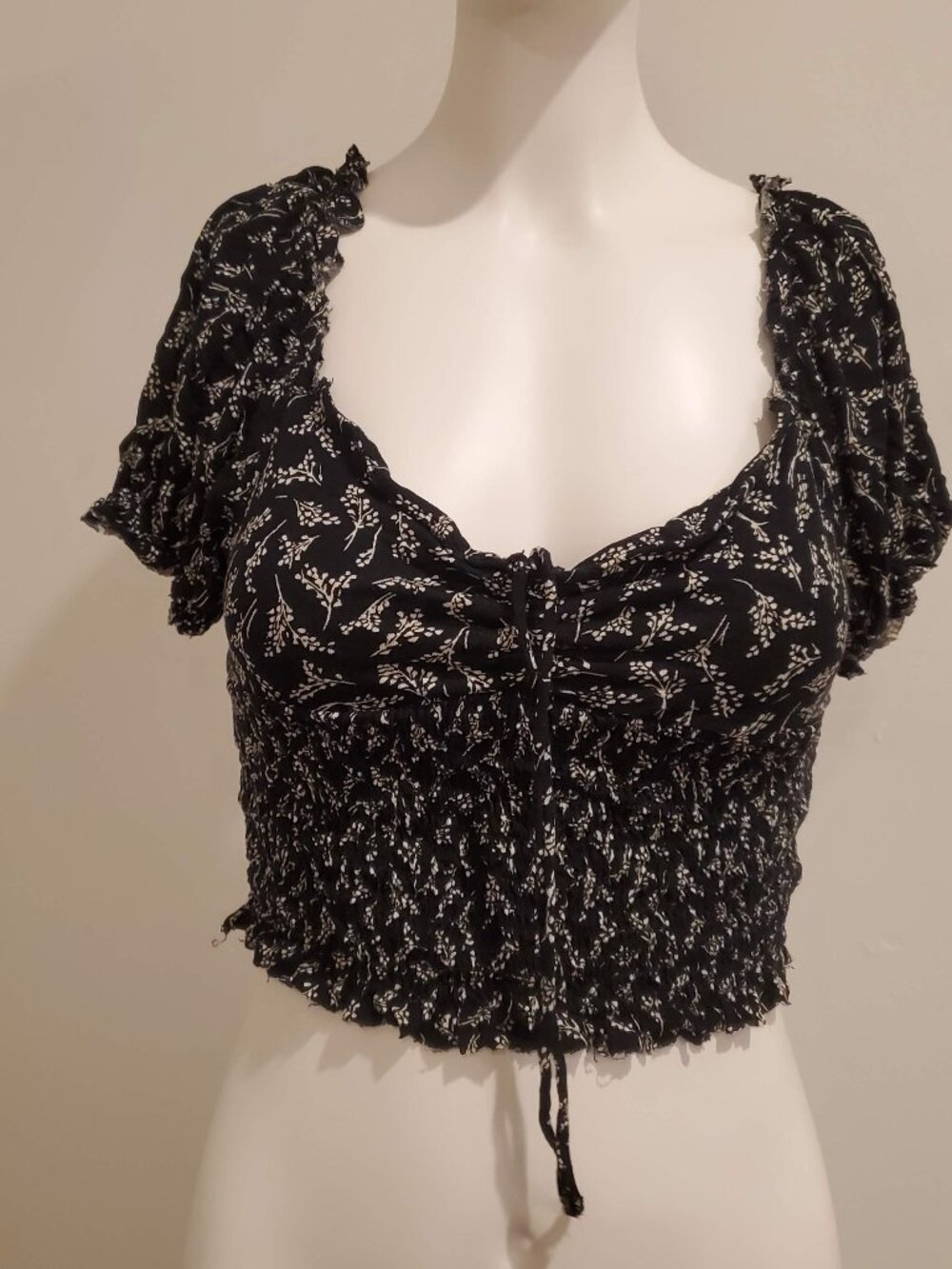 Urban Outfitters Smocked Crop Top Floral Puff Sleeve Milkmaid Blouse Size L